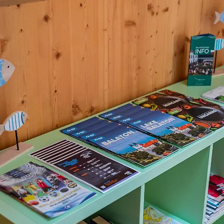 Golden Bridge בית הארחה באלאטונפורד